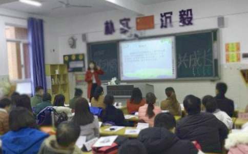六年級家長會英語老師的發(fā)言稿