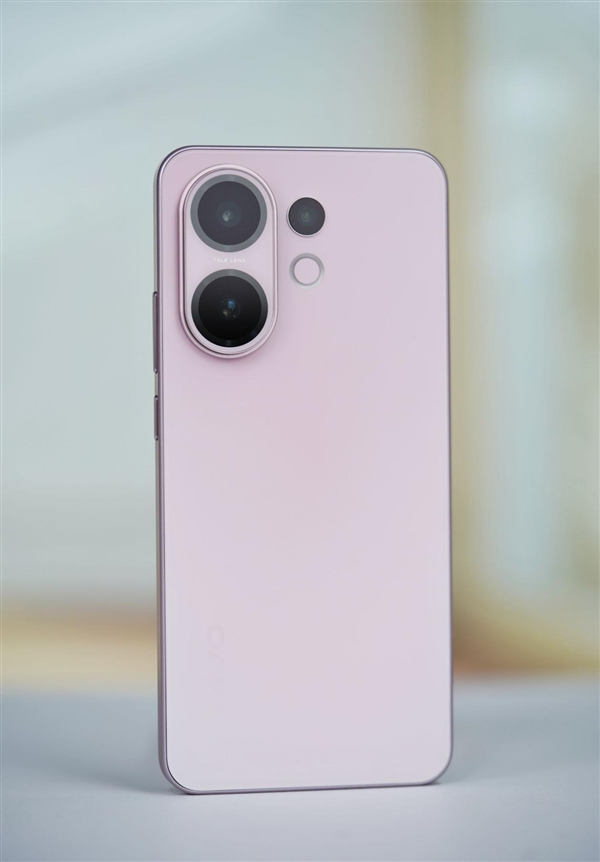 手感絕佳純直屏！vivo S30桃桃粉圖賞