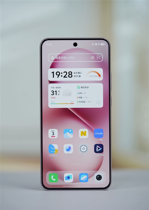 手感絕佳純直屏！vivo S30桃桃粉圖賞