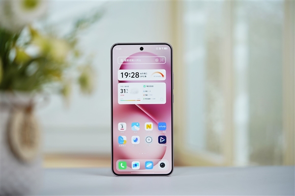 手感絕佳純直屏！vivo S30桃桃粉圖賞