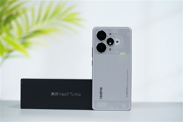 1699元透明手機(jī)！真我Neo7 Turbo圖賞